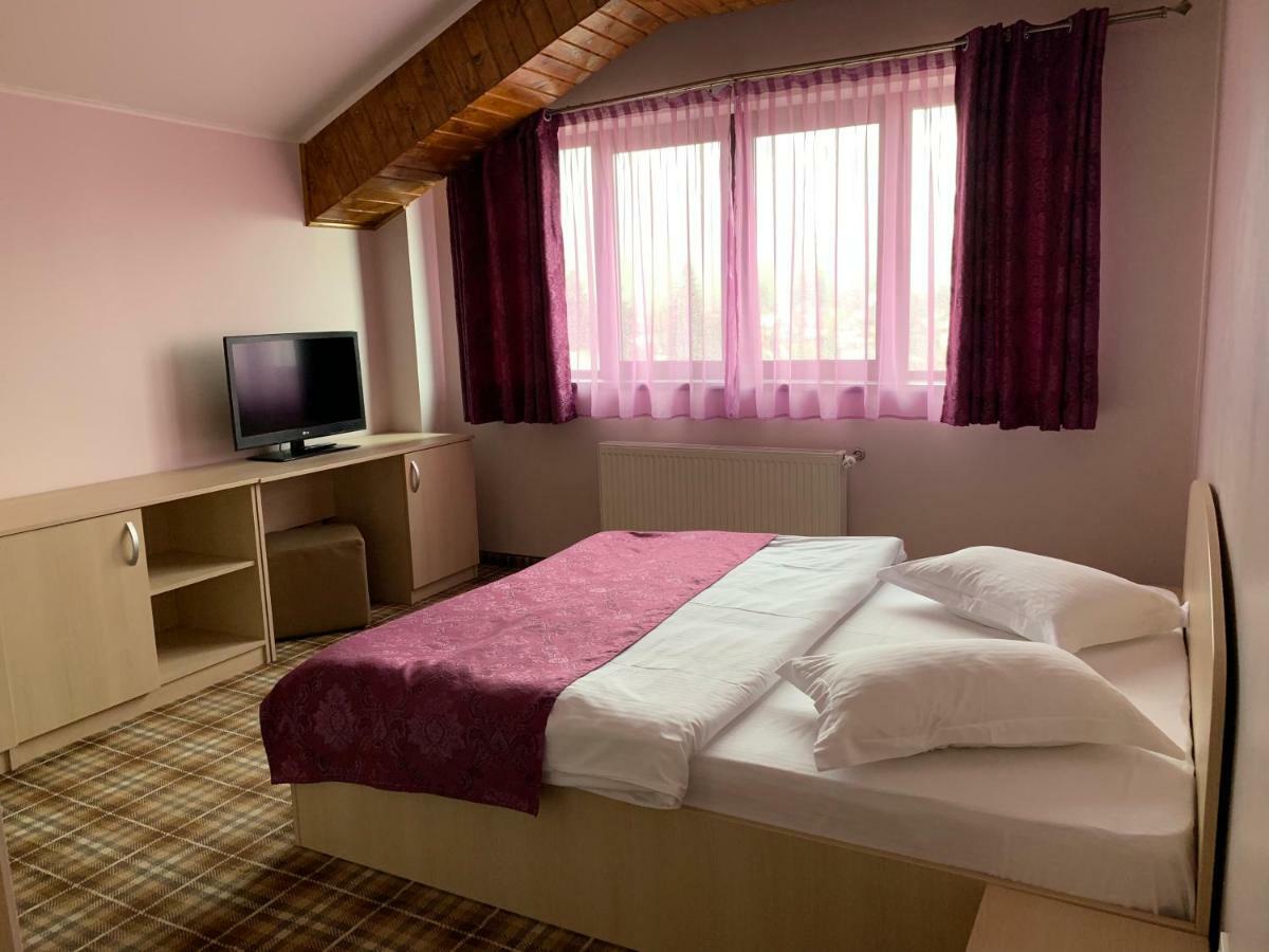 Vila Curcubeu Hotel Busteni Bagian luar foto