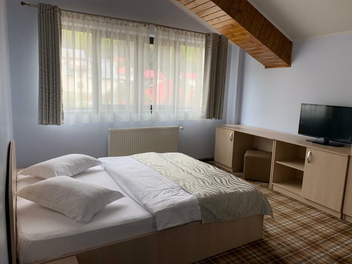 Vila Curcubeu Hotel Busteni Bagian luar foto