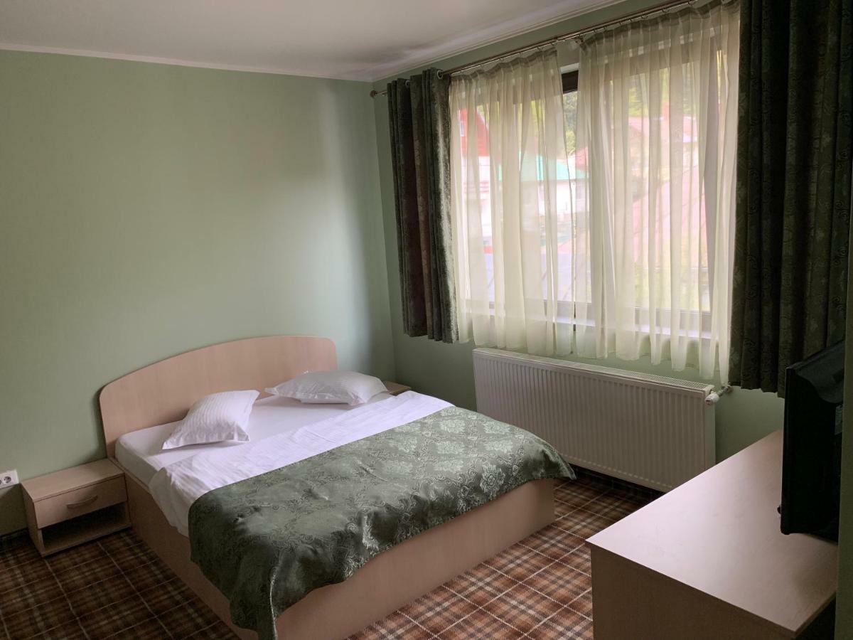 Vila Curcubeu Hotel Busteni Bagian luar foto