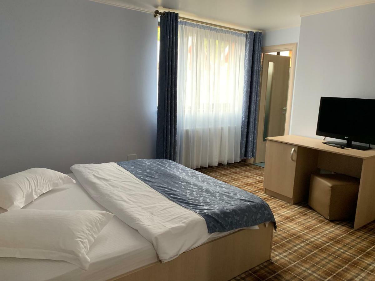 Vila Curcubeu Hotel Busteni Bagian luar foto