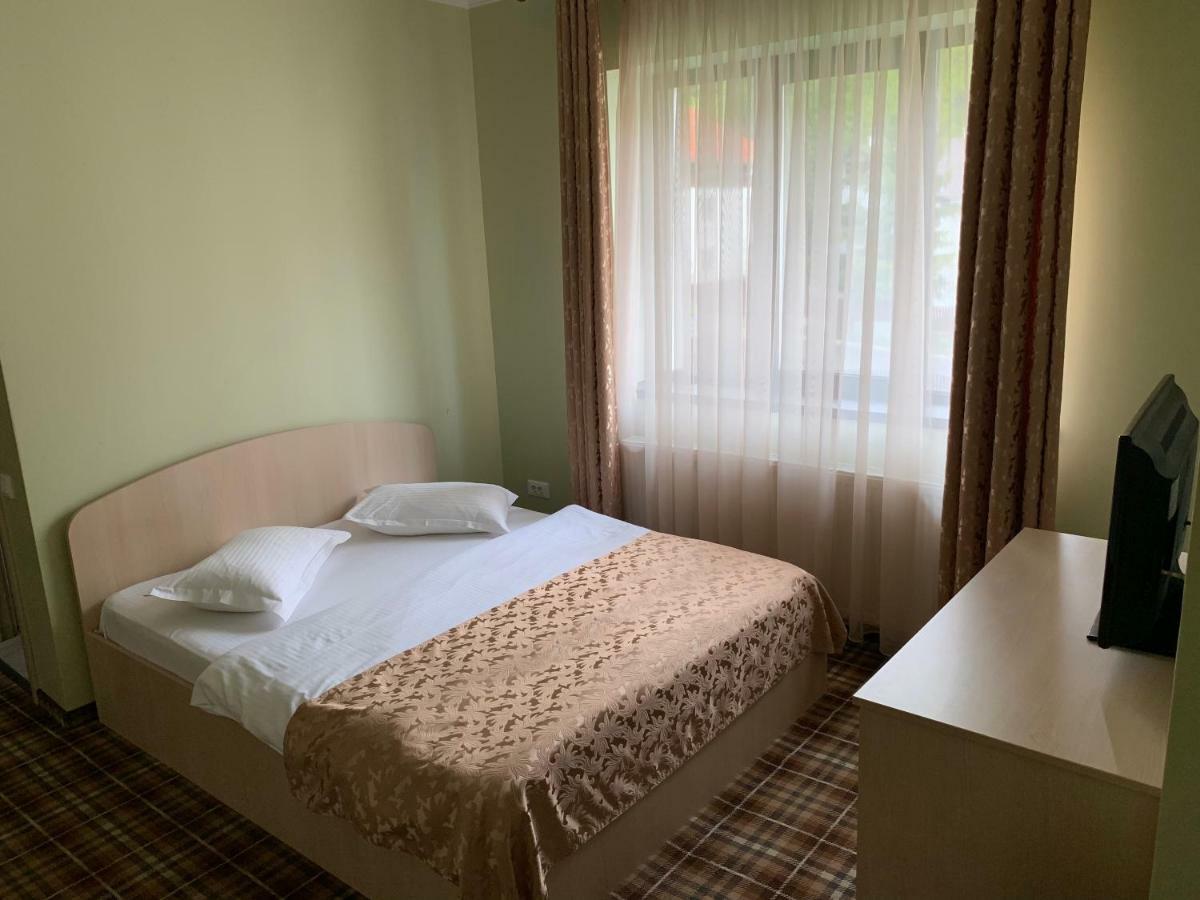 Vila Curcubeu Hotel Busteni Bagian luar foto