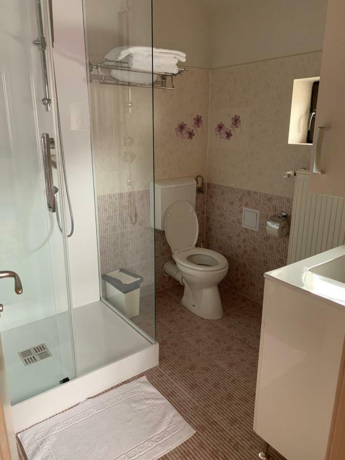 Vila Curcubeu Hotel Busteni Bagian luar foto